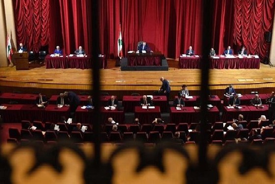أوساط ديبلوماسية: قرار عربي ودولي بإحالة الطبقة الحاكمة في لبنان إلى التقاعد